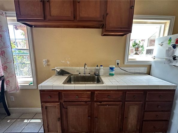 8111 S Halldale Ave, Los Angeles CA 90047