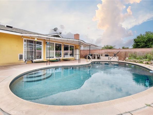 8921 Kennelly Lane, Anaheim CA 92804