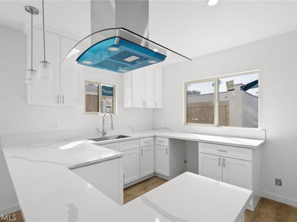 1622 W. 66th St., Los Angeles CA 90047