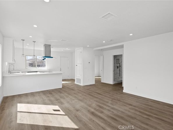 1622 W. 66th St., Los Angeles CA 90047