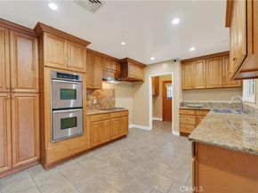 10524 S 8th Place, Inglewood CA 90303