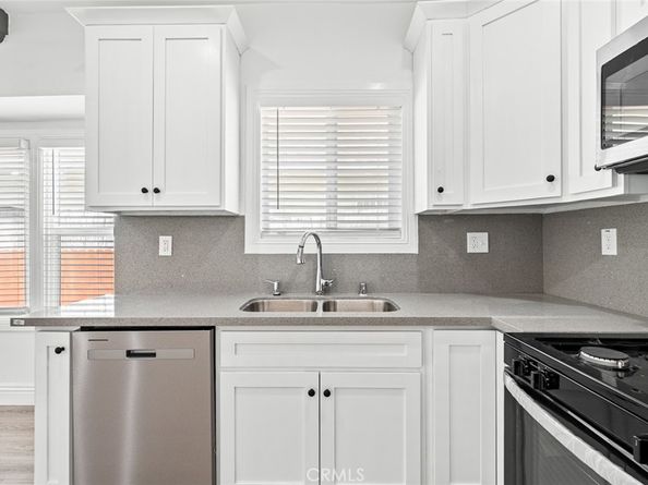 530 W 43rd, Los Angeles CA 90037