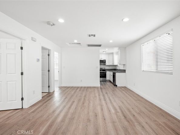 530 W 43rd, Los Angeles CA 90037