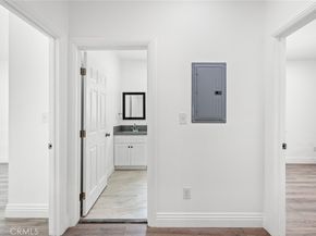 530 W 43rd, Los Angeles CA 90037