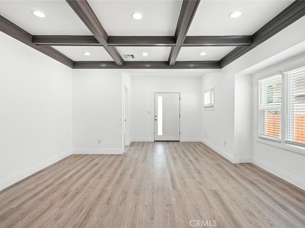 530 W 43rd, Los Angeles CA 90037