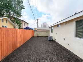 530 W 43rd, Los Angeles CA 90037