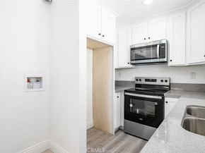 530 W 43rd, Los Angeles CA 90037