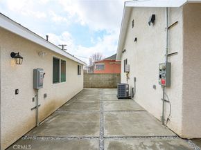 530 W 43rd, Los Angeles CA 90037