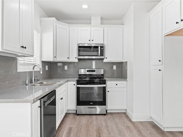 530 W 43rd, Los Angeles CA 90037