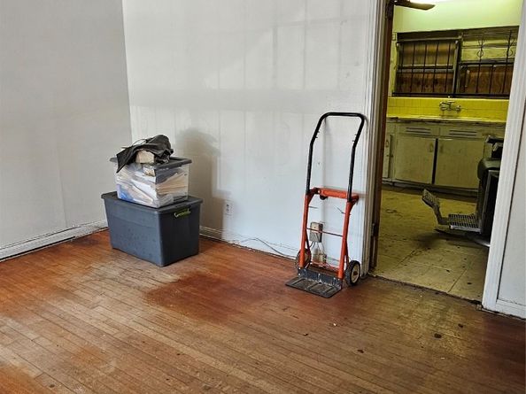 5703 Belneath Street, Houston TX 77033