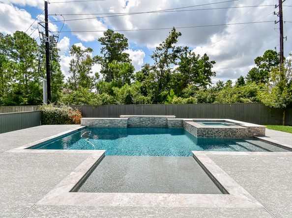 86 S Waterbridge Drive, Tomball TX 77375