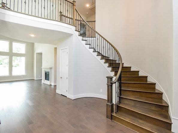 86 S Waterbridge Drive, Tomball TX 77375