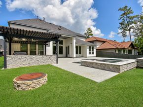 86 S Waterbridge Drive, Tomball TX 77375
