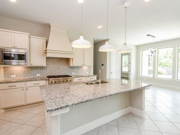 86 S Waterbridge Drive, Tomball TX 77375