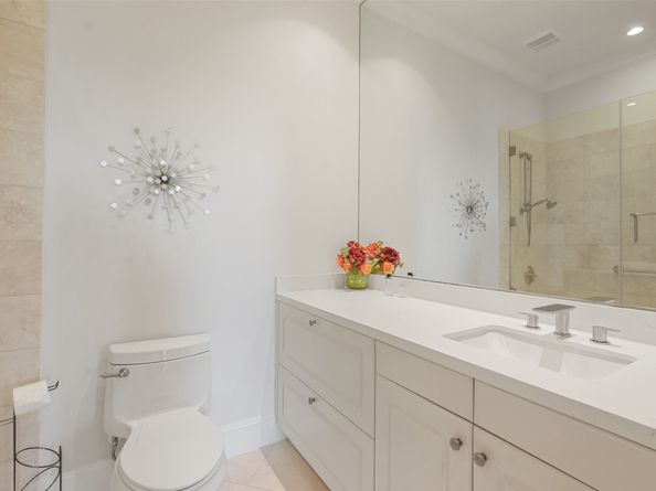 2221 Welch Street 401, Houston TX 77019