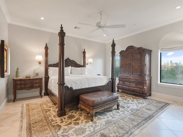 2221 Welch Street 401, Houston TX 77019
