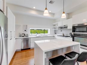 2007 Eagle Street, Houston TX 77004