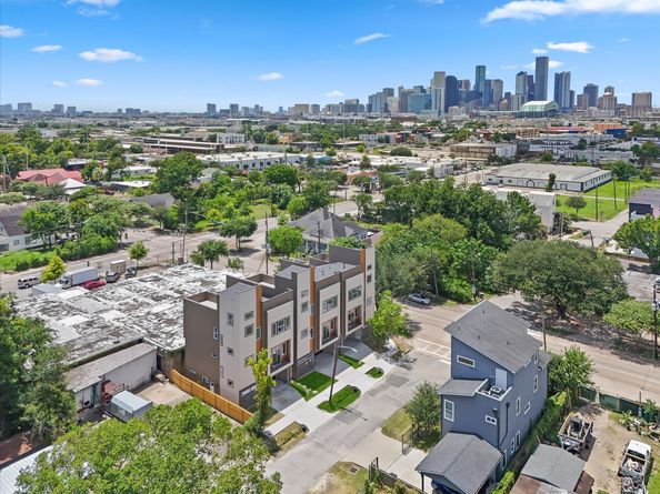 3502 Saltus Street, Houston TX 77003