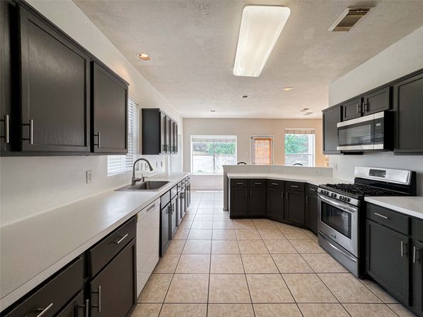 3015 Signal Hill Drive, Friendswood TX 77546