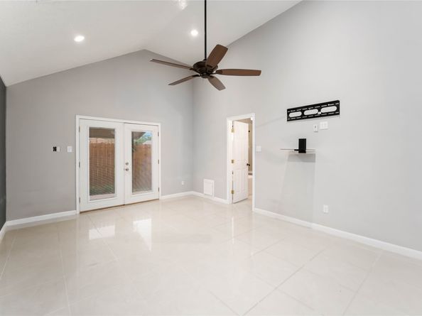 1926 Mosa Creek Court, Houston TX 77017
