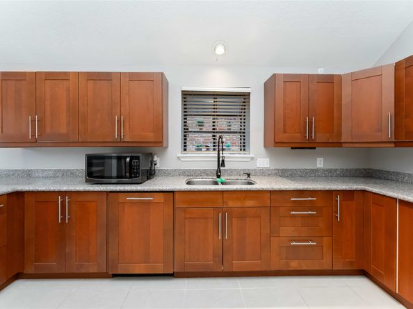 1926 Mosa Creek Court, Houston TX 77017