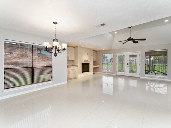1926 Mosa Creek Court, Houston TX 77017