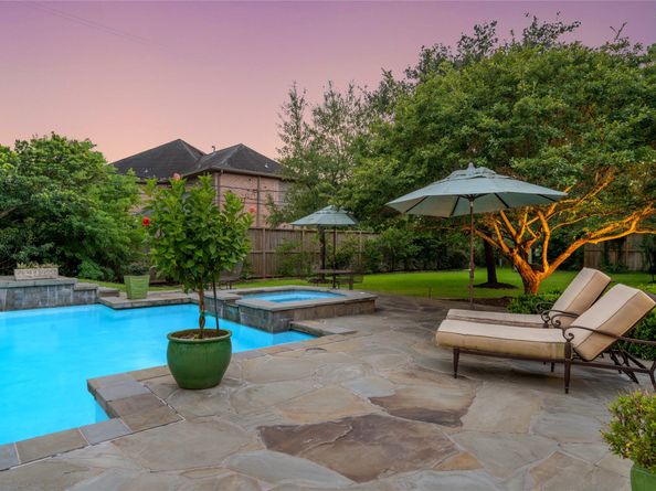 4 Glendenning Lane, Houston TX 77024