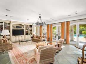 4 Glendenning Lane, Houston TX 77024