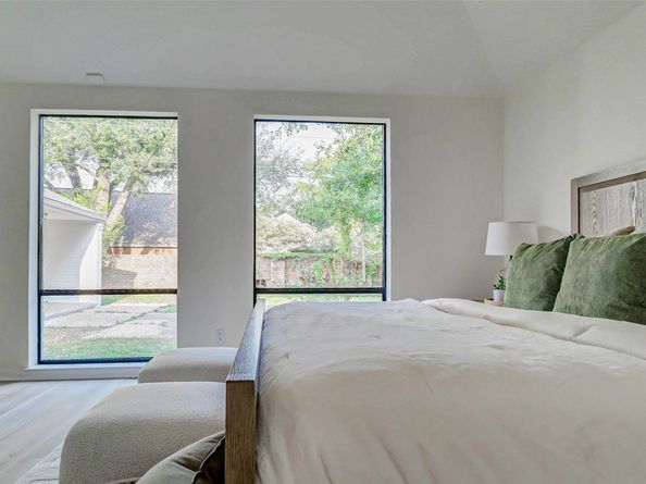 10303 Chevy Chase Drive, Houston TX 77042