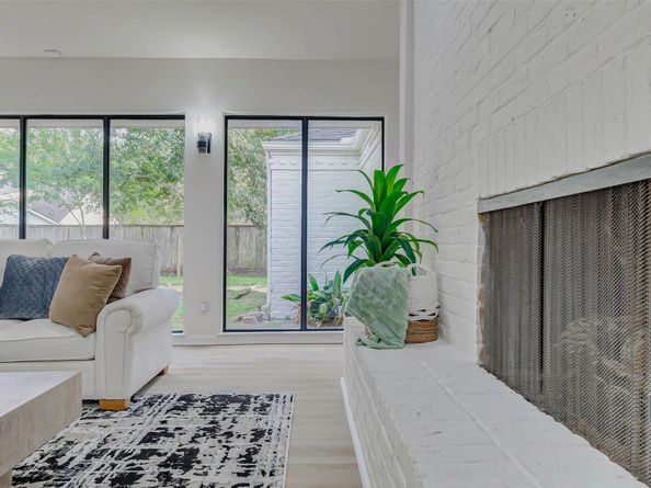 10303 Chevy Chase Drive, Houston TX 77042