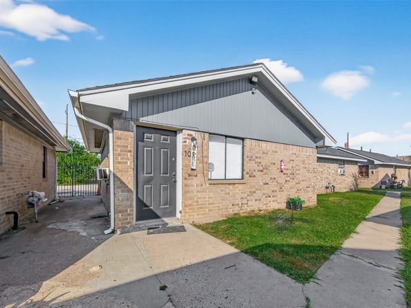 8814 Manus Street 111, Houston TX 77093