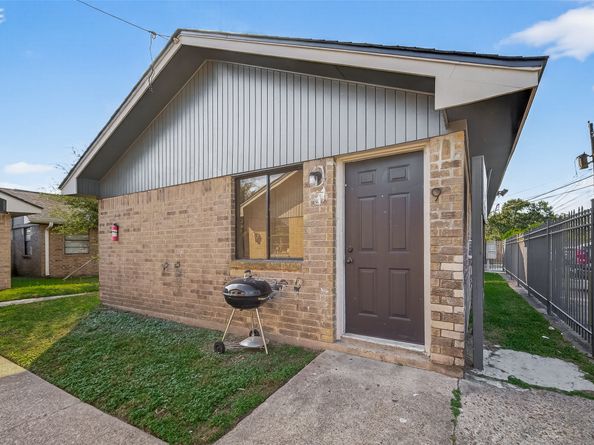 8814 Manus Street 111, Houston TX 77093