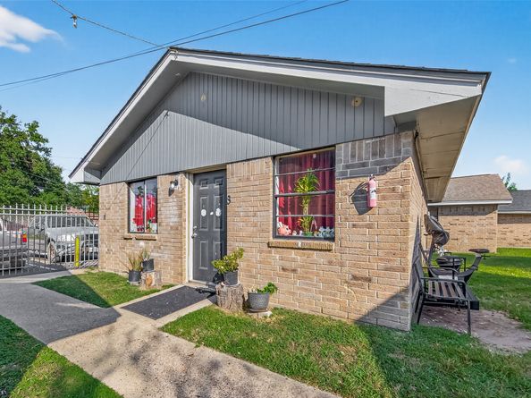 8814 Manus Street 111, Houston TX 77093
