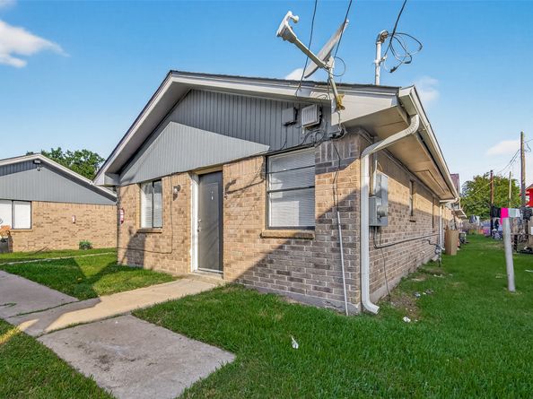 8814 Manus Street 111, Houston TX 77093