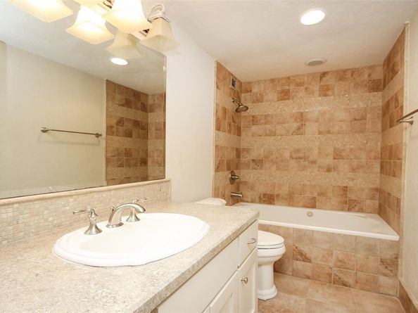 7510 Hornwood Drive 1305, Houston TX 77036