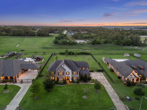 14627 Golden Appaloosa Circle, Houston TX 77044