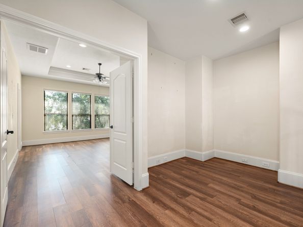 1353 Studer Street, Houston TX 77007