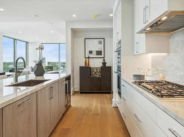 5656 San Felipe Street 606, Houston TX 77056