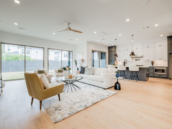 2213 WHITNEY Street, Houston TX 77006