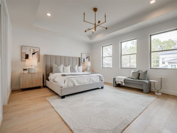 2213 WHITNEY Street, Houston TX 77006