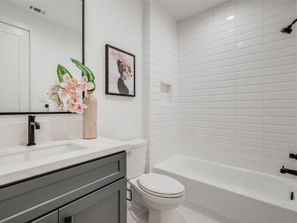 2213 WHITNEY Street, Houston TX 77006