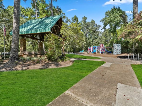 26 Lucky Leaf Court, The Woodlands TX 77381