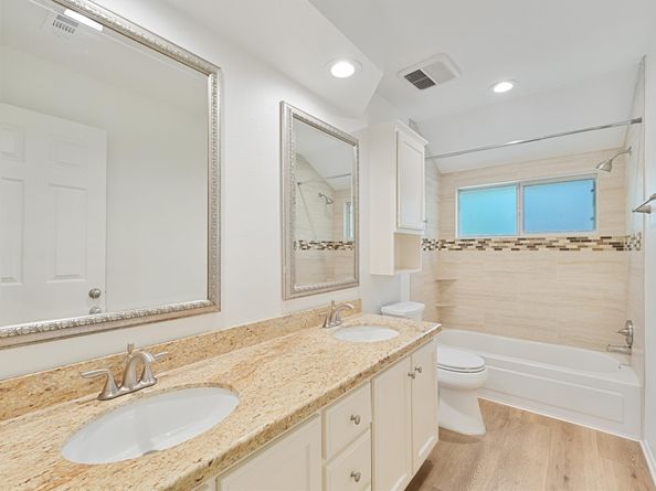 26 Lucky Leaf Court, The Woodlands TX 77381