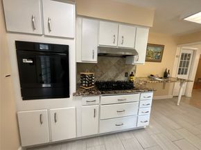 1143 Shadeland Dr, Houston TX 77043