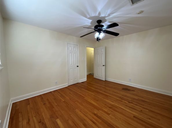 1143 Shadeland Dr, Houston TX 77043