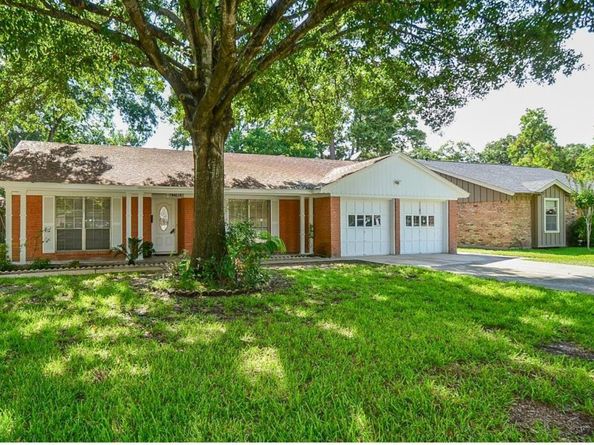 1143 Shadeland Dr, Houston TX 77043