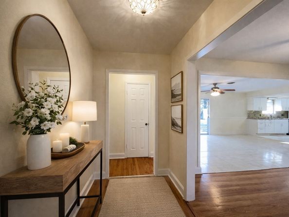 1143 Shadeland Dr, Houston TX 77043