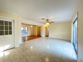 1143 Shadeland Dr, Houston TX 77043