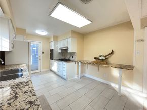 1143 Shadeland Dr, Houston TX 77043