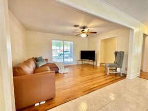 1143 Shadeland Dr, Houston TX 77043